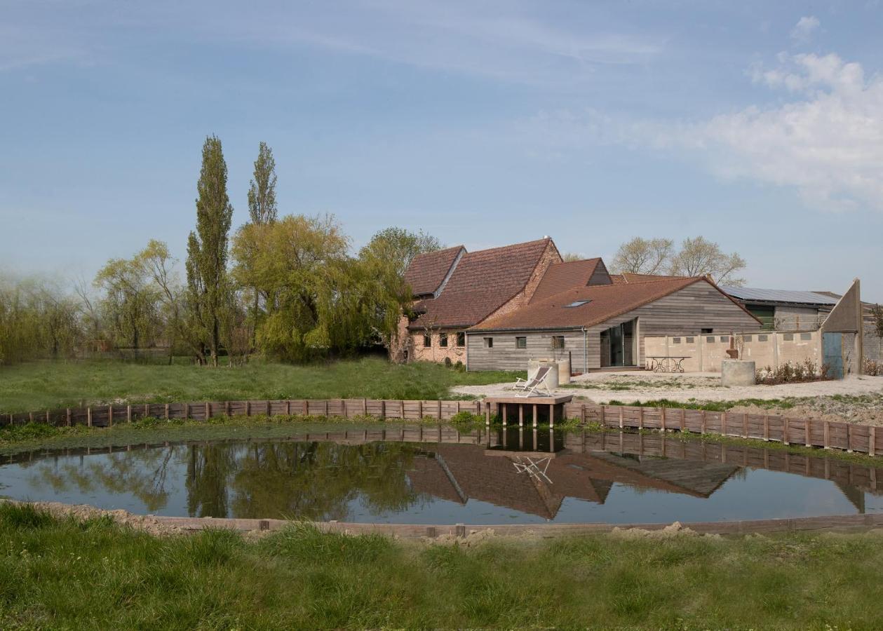 Landelijk Vakantiehuis In Diksmuide Met Een Tuin En Vijver 외부 사진