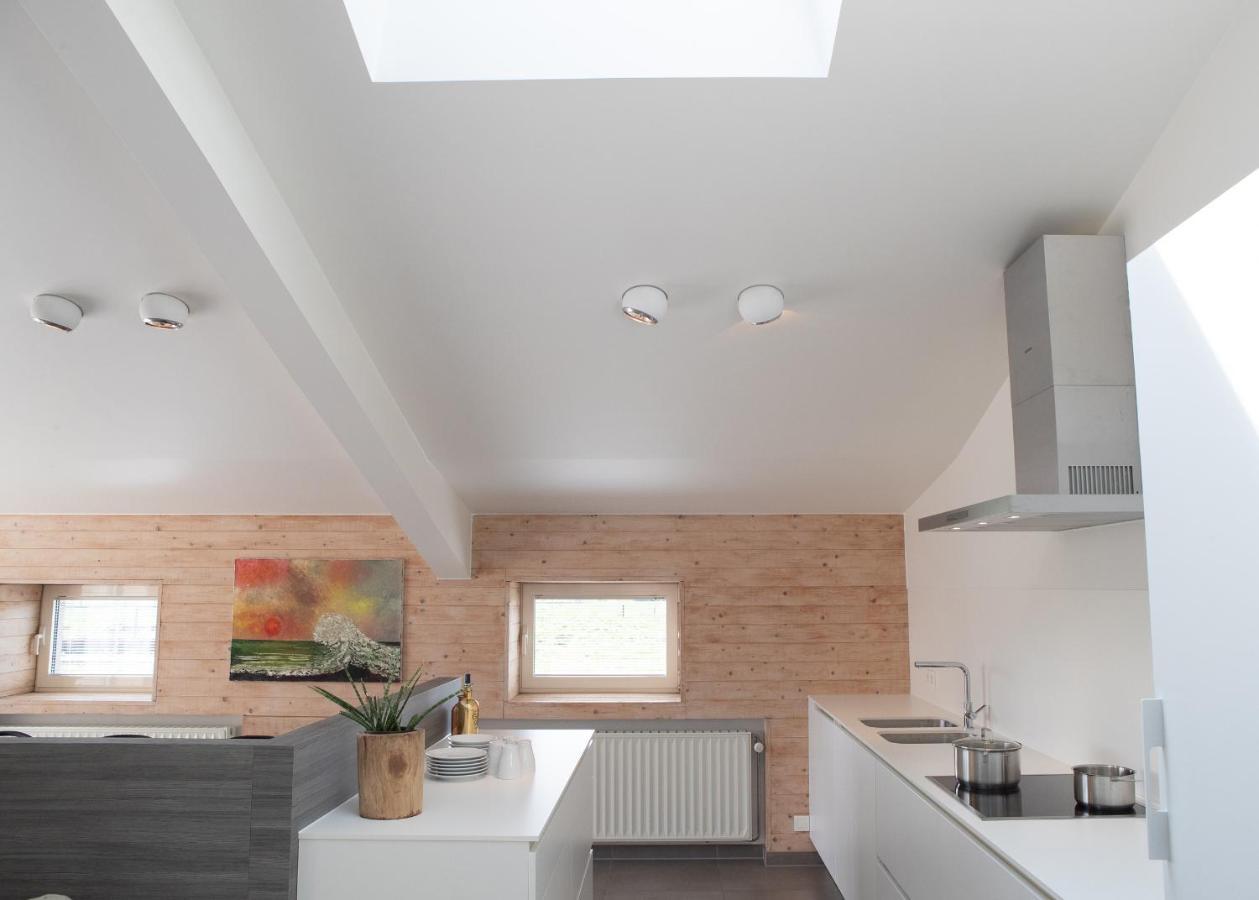 Landelijk Vakantiehuis In Diksmuide Met Een Tuin En Vijver 외부 사진