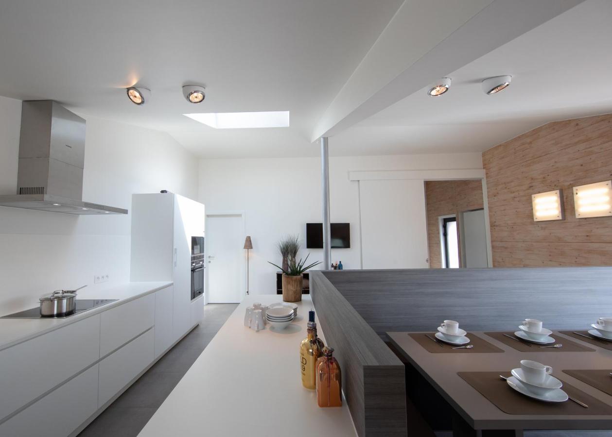 Landelijk Vakantiehuis In Diksmuide Met Een Tuin En Vijver 외부 사진
