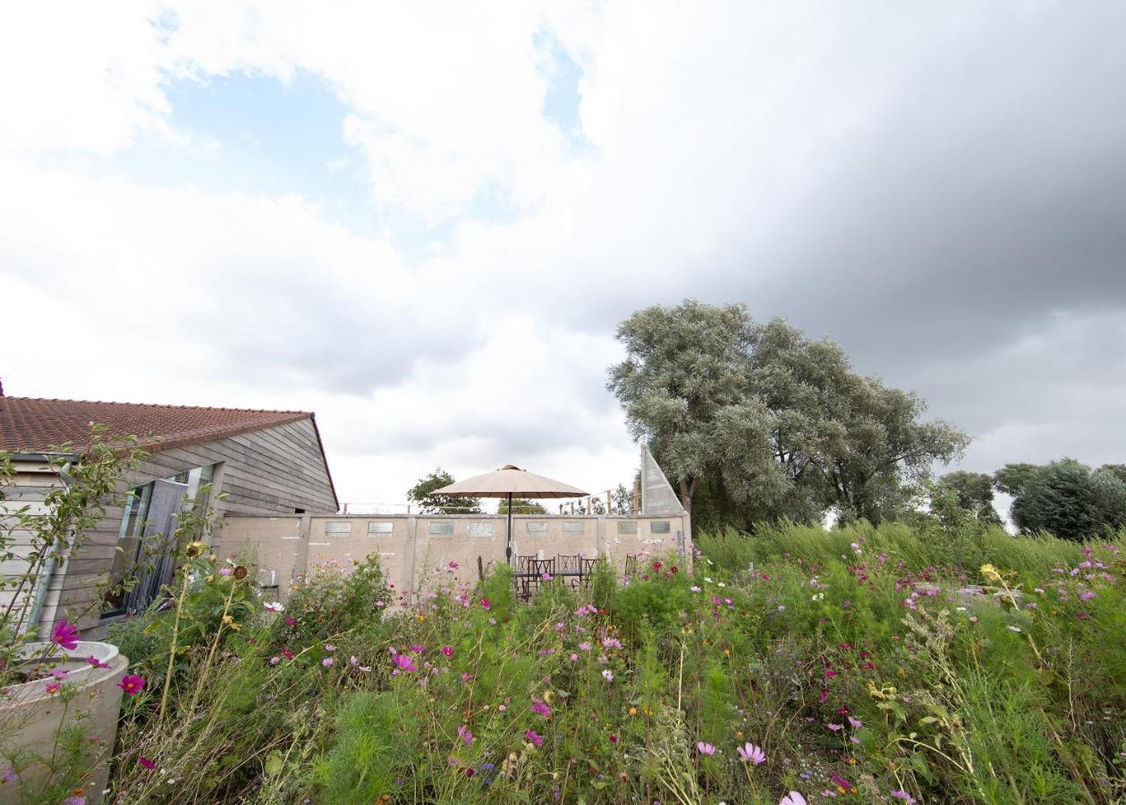 Landelijk Vakantiehuis In Diksmuide Met Een Tuin En Vijver 외부 사진