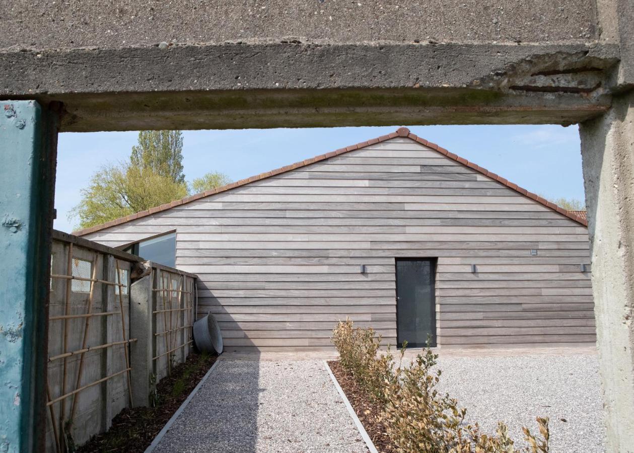 Landelijk Vakantiehuis In Diksmuide Met Een Tuin En Vijver 외부 사진