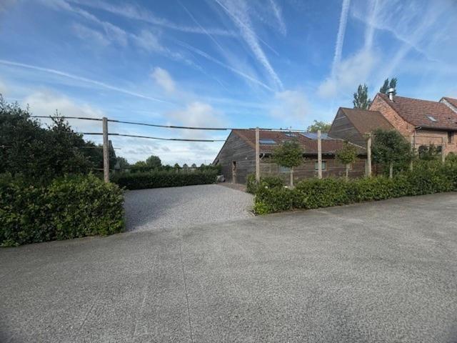Landelijk Vakantiehuis In Diksmuide Met Een Tuin En Vijver 외부 사진